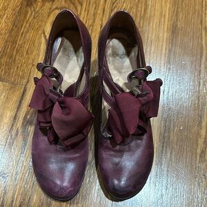 John Fluevog 6.5 Bow Pump